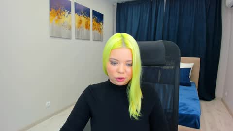 Snapshot of im__youre_sunshine chatting on January 19, 10:39 pm Roxy online show from January 19, 10:39 pm