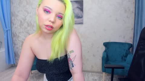 Snapshot of im__youre_sunshine chatting on February 6, 5:51 pm Roxy online show from February 6, 5:51 pm