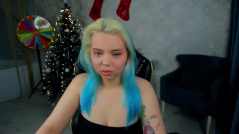 Roxy online show from December 14, 7:29 pm