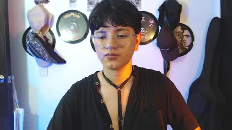 Sophie online show from May 15, 11:45 pm