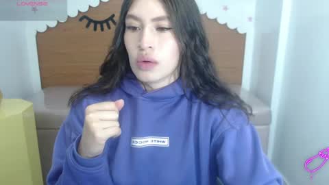 Snapshot of im_anny_t chatting on July 17, 12:56 pm Anny online show from July 17, 12:56 pm