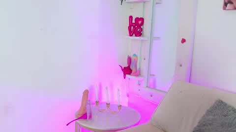 aurora online show from September 25, 8:01 pm