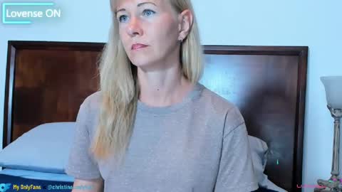 Snapshot of im_beautiful chatting on January 7, 1:03 pm Christine - online show from January 7, 1:03 pm