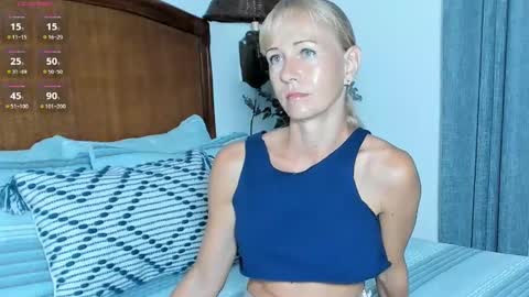 Snapshot of im_beautiful chatting on November 14, 1:10 pm Christine - online show from November 14, 1:10 pm