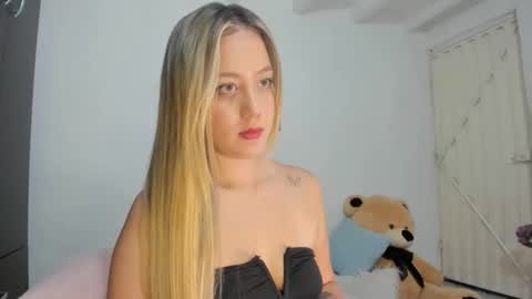 Caro   online show from May 28, 4:43 am