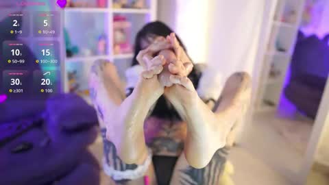 Snapshot of im_garu chatting on February 13, 10:11 am Anna online show from February 13, 10:11 am