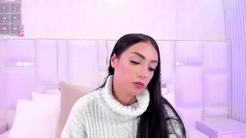 im_isabella1 online show from June 13, 8:40 pm