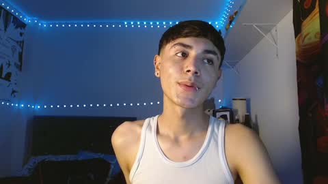 Snapshot of im_juanda chatting on December 10, 1:00 am im_juanda online show from December 10, 1:00 am