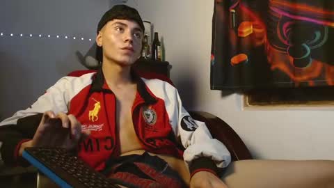 Snapshot of im_juanda chatting on December 13, 8:37 pm im_juanda online show from December 13, 8:37 pm