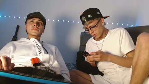 Snapshot of im_juanda chatting on March 12, 2:20 am im_juanda online show from March 12, 2:20 am