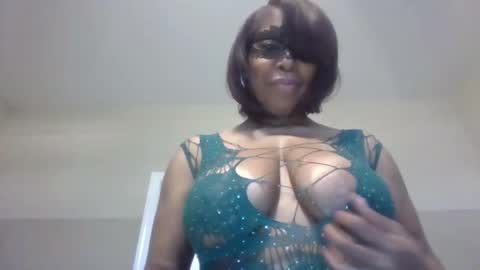 weet exy Cougar online show from May 1, 12:43 pm