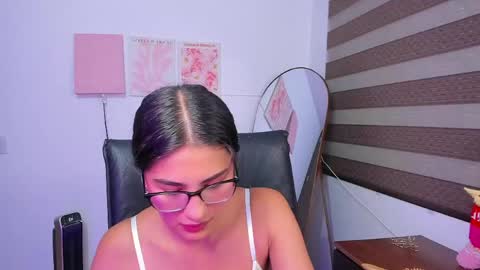Snapshot of im_miia chatting on May 16, 2:52 am Mia online show from May 16, 2:52 am