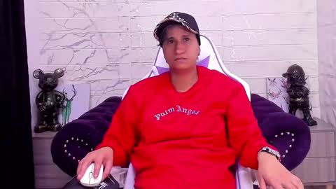 Snapshot of im_milan_rs chatting on February 4, 4:05 am im_milan_rs online show from February 4, 4:05 am