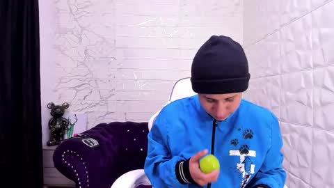 Snapshot of im_milan_rs chatting on February 9, 10:09 am im_milan_rs online show from February 9, 10:09 am