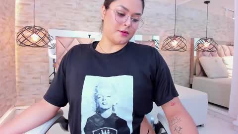 im mou  online show from February 26, 12:36 pm