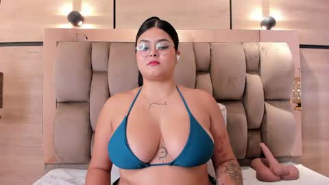 im mou  online show from July 30, 2:49 pm