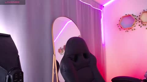 Snapshot of im_rosse_ chatting on October 29, 7:15 pm Jade Rosse online show from October 29, 7:15 pm