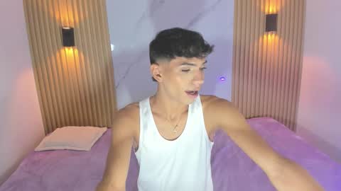 Snapshot of im_sebaslopez chatting on November 30, 8:24 pm im_sebaslopez online show from November 30, 8:24 pm