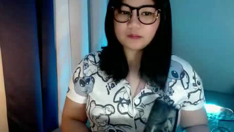 Snapshot of im_ur_cutiewife chatting on November 4, 8:30 pm cherryl online show from November 4, 8:30 pm