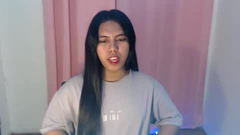 Snapshot of im_ur_girl_demure chatting on May 6, 8:08 am kyline online show from May 6, 8:08 am