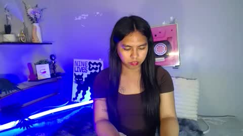 Snapshot of im_ur_girl_demure chatting on May 22, 9:53 pm kyline online show from May 22, 9:53 pm
