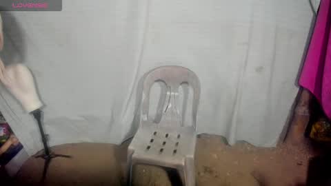 Snapshot of im_ur_hot_ella chatting on September 30, 10:09 am ella may online show from September 30, 10:09 am