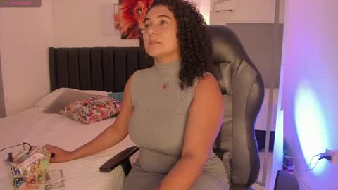 Snapshot of imacwenn_ chatting on March 6, 10:36 pm Sofia online show from March 6, 10:36 pm