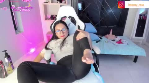 Snapshot of imaray_1_ chatting on December 15, 1:48 pm imaray online show from December 15, 1:48 pm