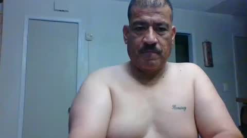 Snapshot of imbackmandosuknw chatting on September 19, 7:43 am imbackmandosuknw online show from September 19, 7:43 am