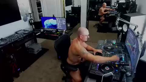 DJ Azra online show from June 16, 8:33 pm