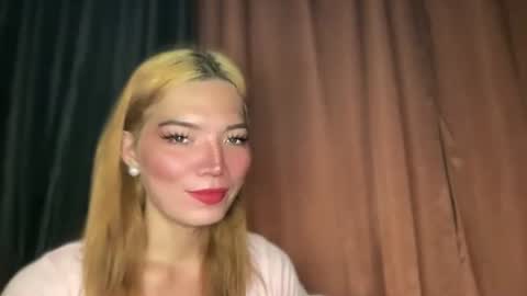 Snapshot of imjustasluttyintownxxx chatting on March 19, 6:39 am Mika online show from March 19, 6:39 am