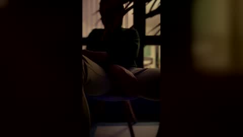 imlightskn online show from December 23, 6:55 am