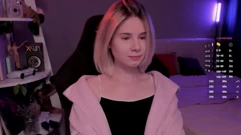 Mia online show from February 22, 11:20 am