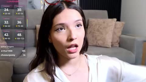 Karen  online show from December 19, 7:32 pm