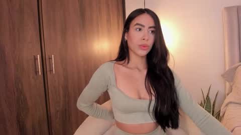 Snapshot of imsaraah chatting on October 23, 10:41 pm sarah online show from October 23, 10:41 pm