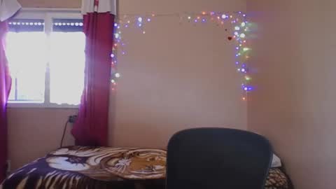 Snapshot of imsohornydacom chatting on June 29, 5:35 pm Florencia online show from June 29, 5:35 pm