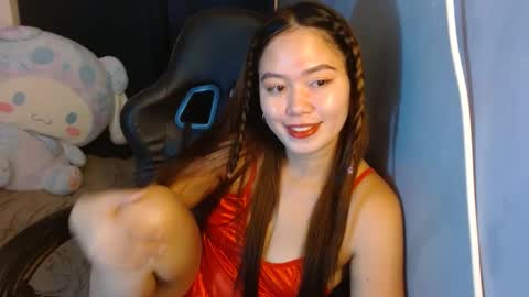 Snapshot of imyourkitty06 chatting on December 4, 11:35 pm jane online show from December 4, 11:35 pm