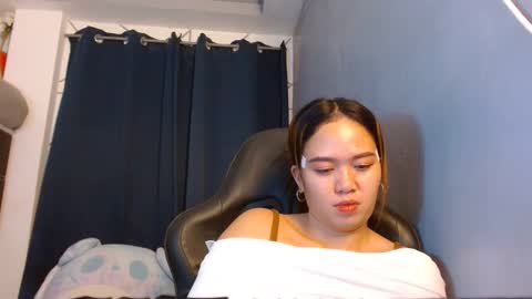 Snapshot of imyourkitty06 chatting on December 12, 3:59 pm jane online show from December 12, 3:59 pm