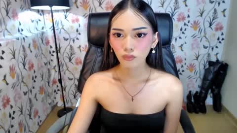 Snapshot of imyourlegalbaby chatting on January 21, 12:18 pm Aki online show from January 21, 12:18 pm