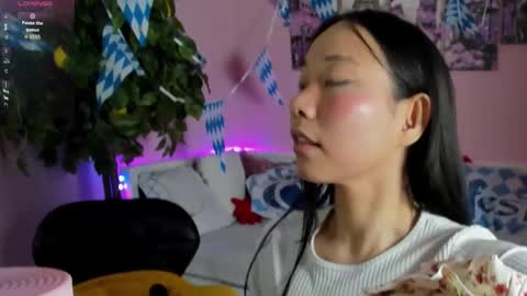 Snapshot of inari__okami chatting on October 3, 9:23 pm INARI online show from October 3, 9:23 pm