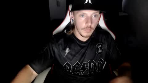 Snapshot of incognitobanditoxx chatting on July 29, 7:23 pm incognitobanditoxx online show from July 29, 7:23 pm