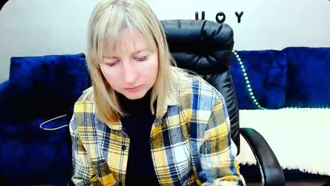 incredible_ariela online show from October 30, 1:34 pm