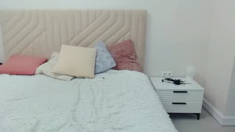 Snapshot of incredible_ariela chatting on July 2, 9:48 am incredible_ariela online show from July 2, 9:48 am