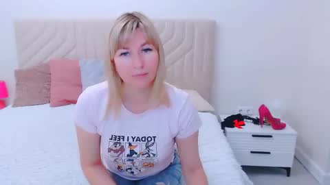Snapshot of incredible_ariela chatting on July 5, 9:38 am incredible_ariela online show from July 5, 9:38 am
