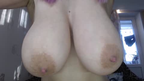 IncrediblyOmelia online show from February 4, 8:20 am