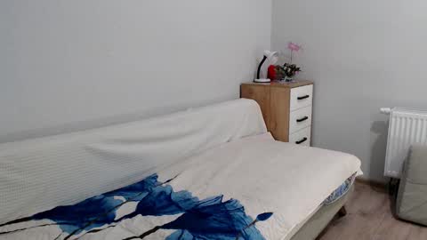 Snapshot of increible_della chatting on January 21, 8:32 pm Della online show from January 21, 8:32 pm