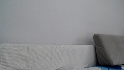 Snapshot of increible_della chatting on February 21, 6:18 am Della online show from February 21, 6:18 am