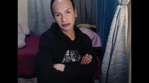 Snapshot of indaypakay_ts chatting on February 20, 8:05 am Pakay online show from February 20, 8:05 am