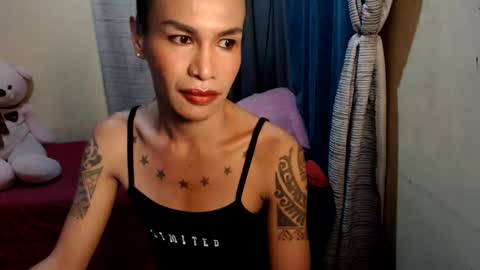 Snapshot of indaypakay_ts chatting on June 9, 10:16 am Pakay online show from June 9, 10:16 am