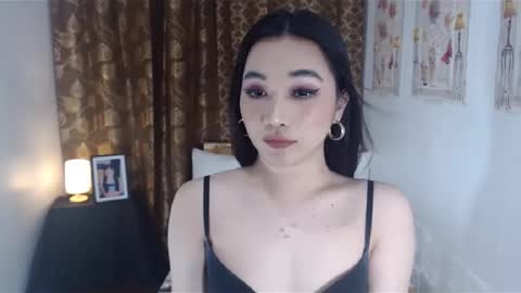 indestructabletrixie online show from January 7, 9:46 pm